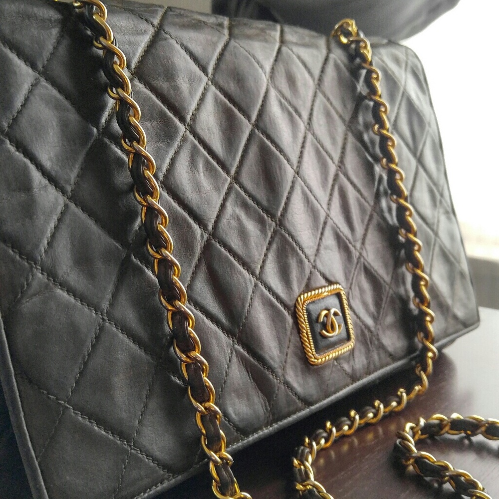 🔗SOLD🔗CHANEL RUNWAY/PROTOTYPE Vintage Flap Bag! - Picture 2 of 8